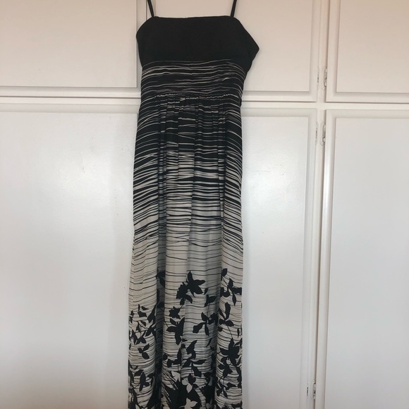 BCBGMaxAzria Dresses & Skirts - BCBGMAXAZRIA long strapless 100% silk dress